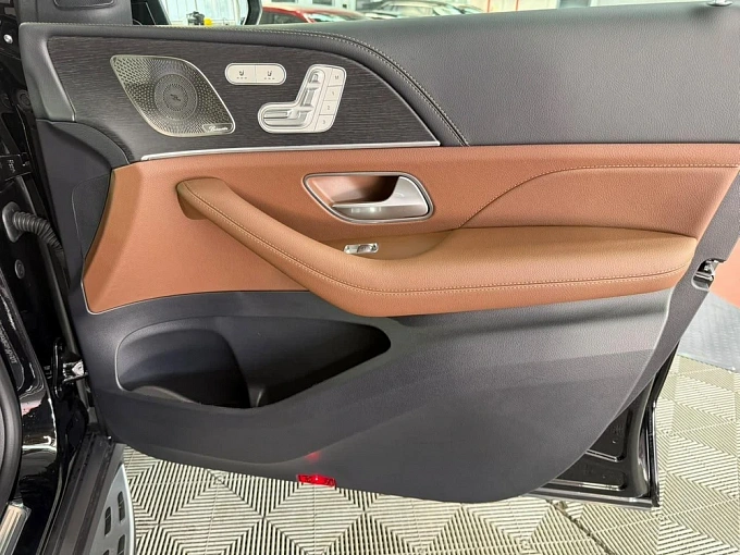 Mercedes-Benz GLE Черный Non metallic фото 30