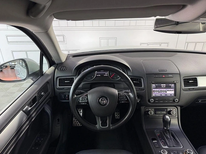 Volkswagen Touareg 2013 3.6 AT 4WD (249 л.с.) фото 17