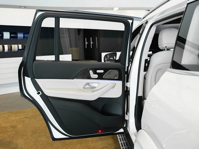 Mercedes-Benz GLS Белый Non metallic фото 28