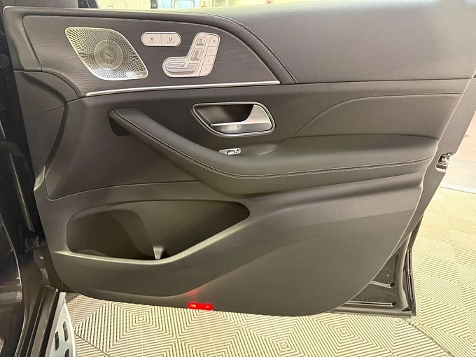 Mercedes-Benz GLS Черный Non metallic фото 29