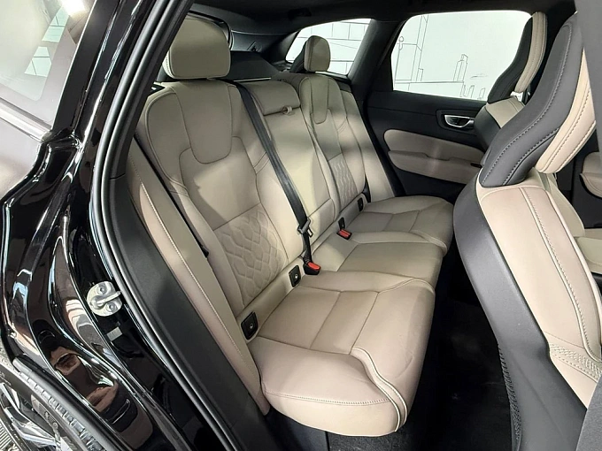 Volvo XC60 Черный Non metallic фото 14