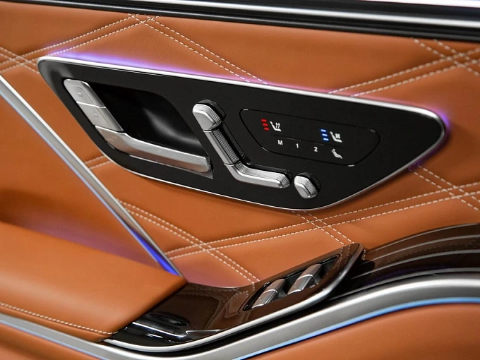 Mercedes-Benz Maybach S-Класс Черный Non metallic фото 30