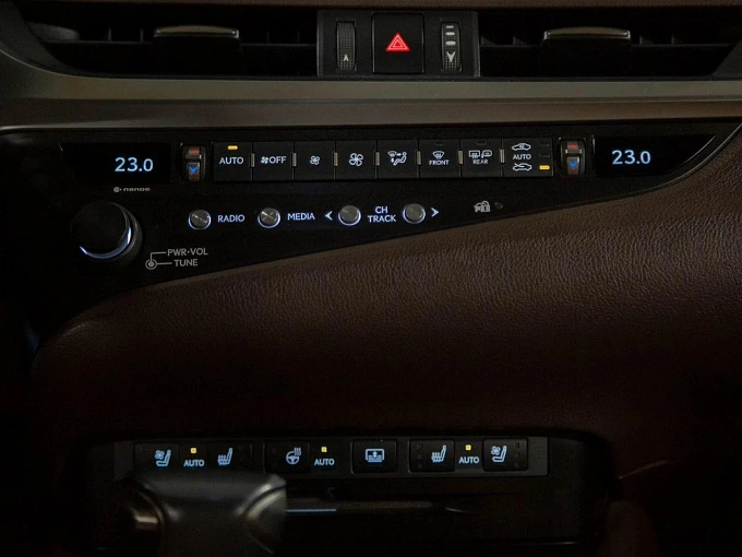 Lexus ES 2019 2.5 AT (200 л.с.) фото 26