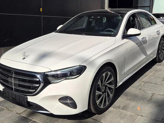 Mercedes-Benz E-Класс Белый Non metallic фото 1