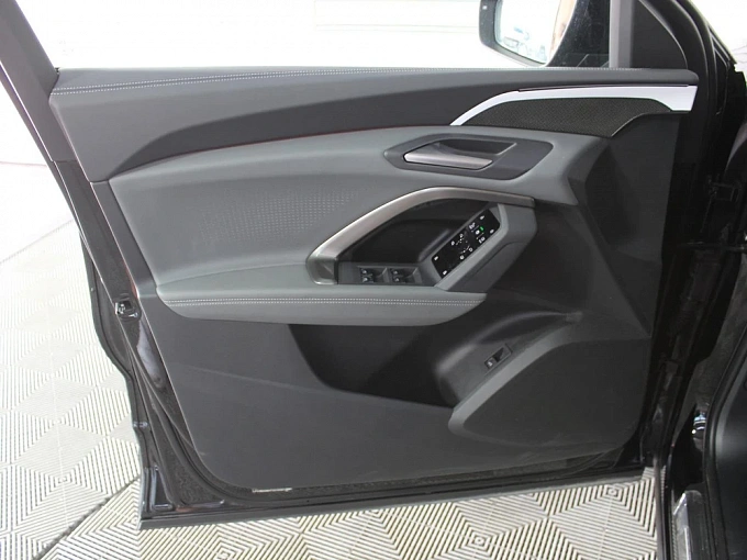 Audi Q5 Черный Non metallic фото 14