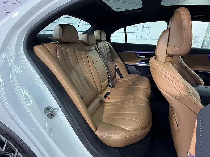 Mercedes-Benz E-Класс Белый Non metallic фото 17