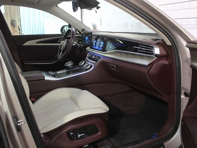 Hongqi H9 2023 2.0 AMT (245 л.с.) фото 11
