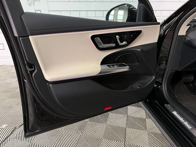 Mercedes-Benz E-Класс Черный Non metallic фото 17