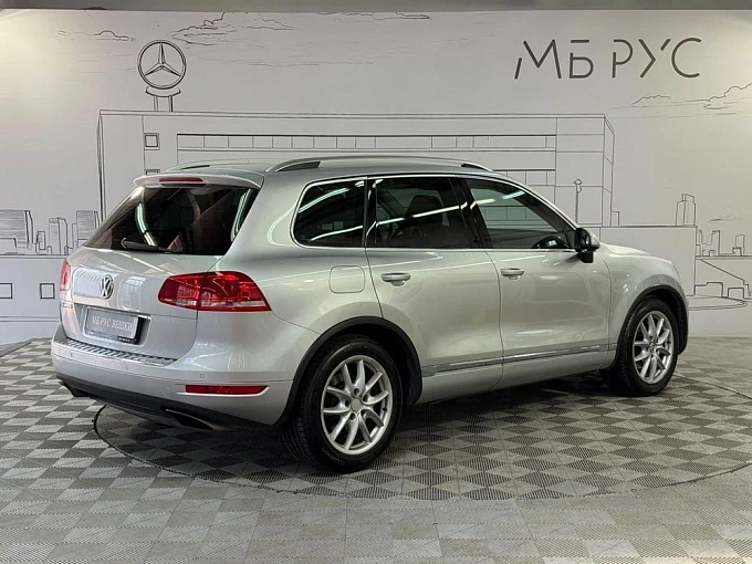 Volkswagen Touareg 2013 3.6 AT 4WD (249 л.с.) фото 6
