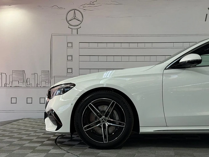 Mercedes-Benz E-Класс Белый Non metallic фото 20