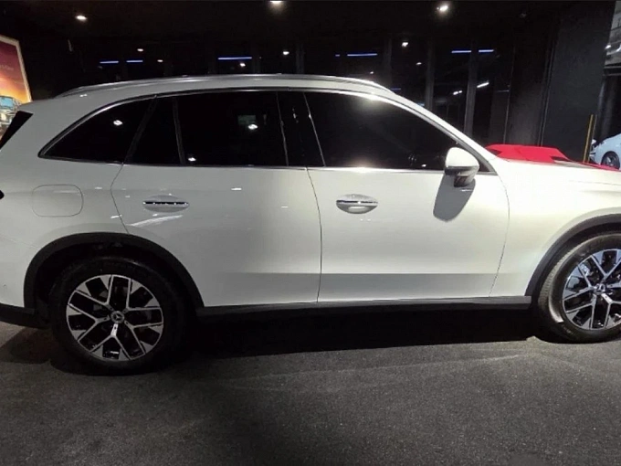 Mercedes-Benz GLC Белый Non metallic фото 5