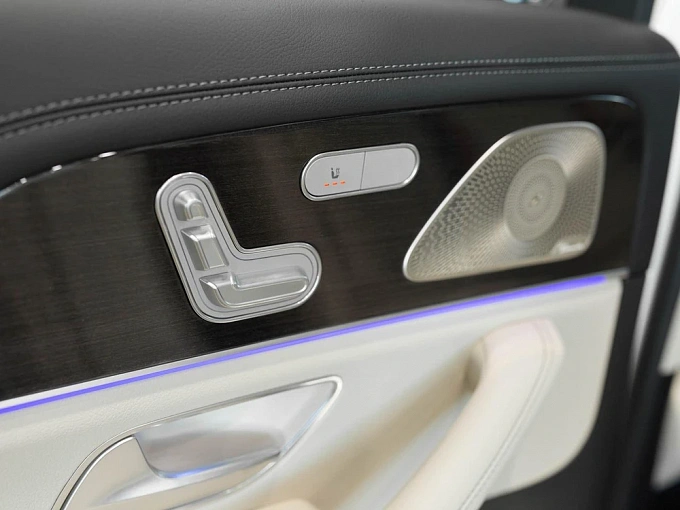 Mercedes-Benz GLS Белый Non metallic фото 29