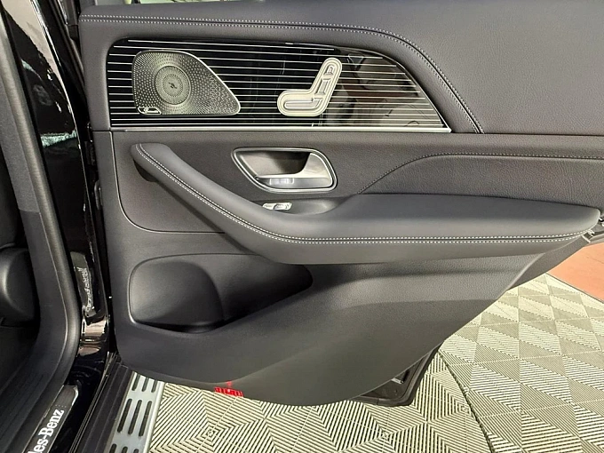 Mercedes-Benz GLE Черный Non metallic фото 30