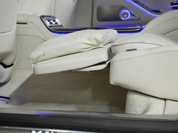 Mercedes-Benz Maybach S-Класс Черный Non metallic фото 35