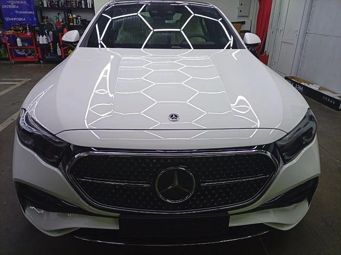 Mercedes-Benz E-Класс Белый Non metallic фото 1