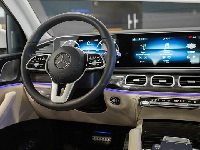 Mercedes-Benz GLS Белый Non metallic фото 11