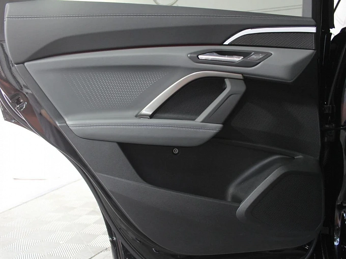 Audi Q5 Черный Non metallic фото 28