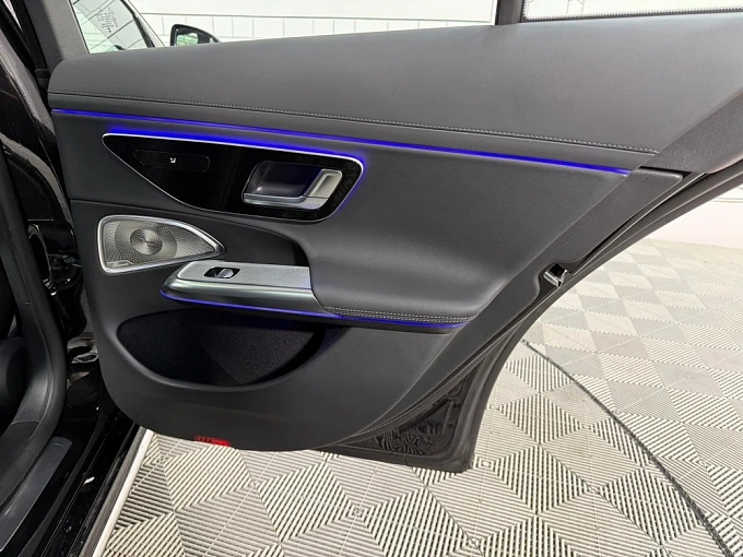 Mercedes-Benz E-Класс Черный Non metallic фото 24