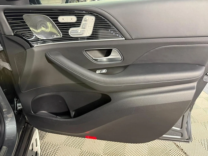 Mercedes-Benz GLS Черный Non metallic фото 31