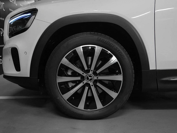 Mercedes-Benz GLB Белый Non metallic фото 7