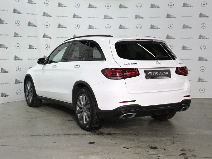 Mercedes-Benz GLC 2020 300 2.0 AT 4Matic (249 л.с.) Белый 71074615 фото 4