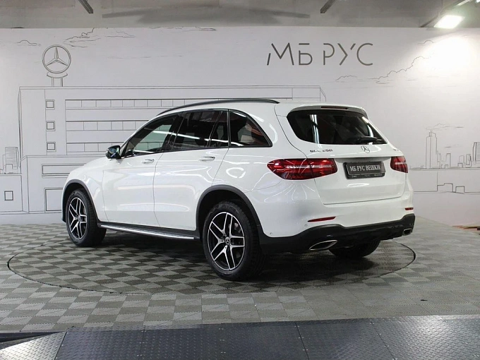 Mercedes-Benz GLC 2018 250 2.0 AT 4Matic (211 л.с.) фото 4