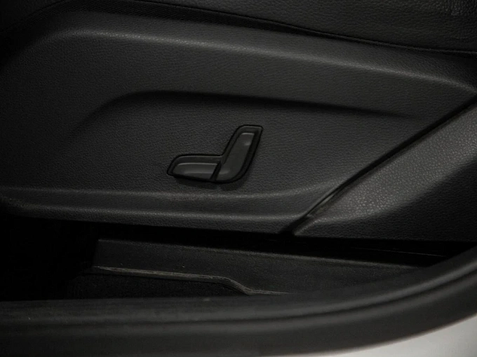 Mercedes-Benz GLC 2017 250 2.0 AT 4Matic (211 л.с.) фото 14