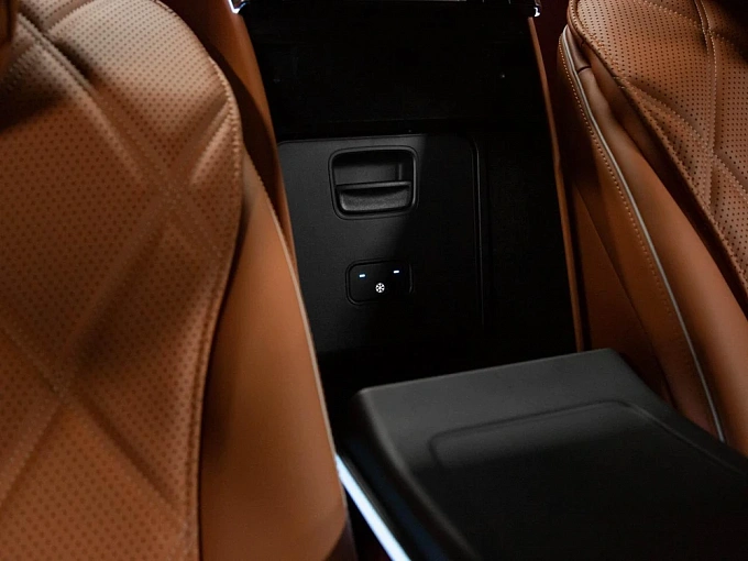 Mercedes-Benz Maybach S-Класс Черный Non metallic фото 35