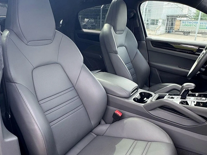 Porsche Cayenne 2021 3.0 AT 4WD (340 л.с.) фото 19