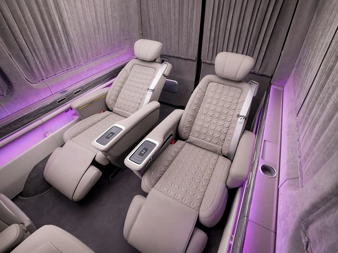 Mercedes-Benz Sprinter Черный Non metallic фото 13