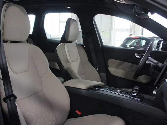 Volvo XC60 2025 2.0 AT 4WD (250 л.с.) фото 12