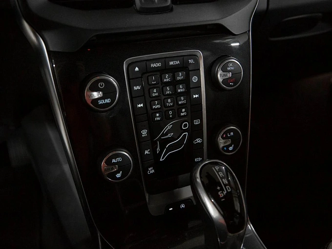 Volvo V40 2017 1.5 AT (152 л.с.) фото 21