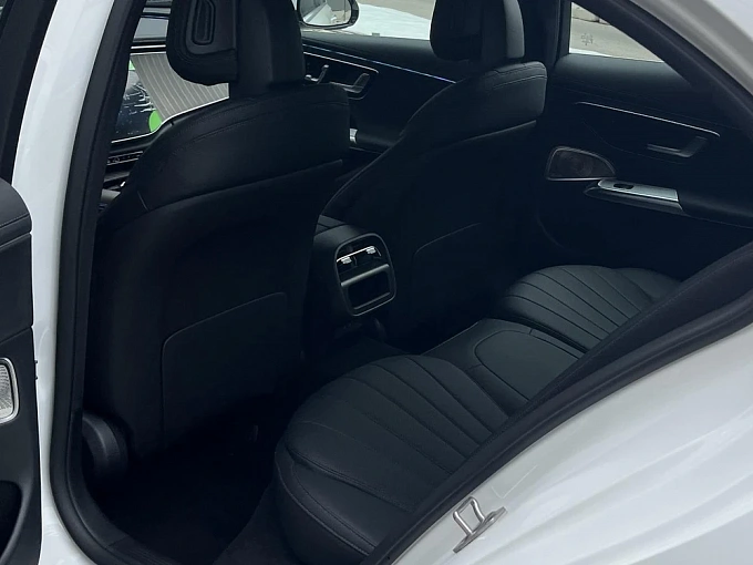 Mercedes-Benz E-Класс Белый Non metallic фото 17