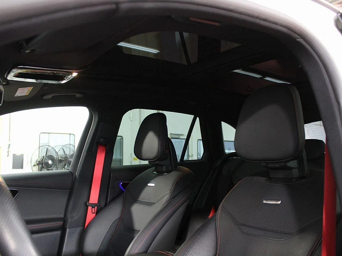 Mercedes-Benz GLC AMG 2024 2.0 AT 4WD (421 л.с.) фото 12