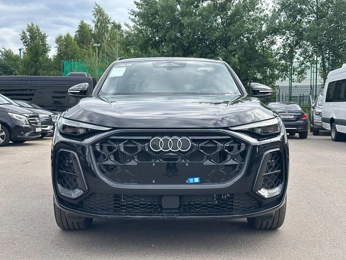 Audi Q5 Черный Non metallic фото 1