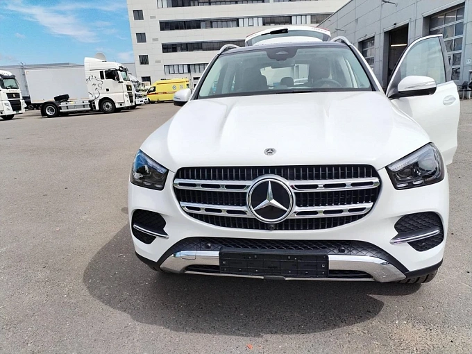 Mercedes-Benz GLE Белый Non metallic фото 5