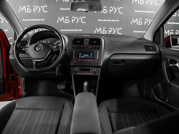 Volkswagen Polo 2016 1.6 AT (110 л.с.) фото 11