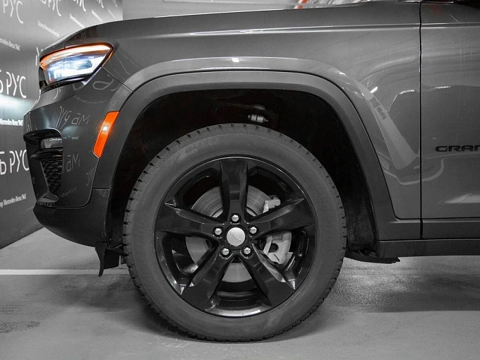 Jeep Grand Cherokee 2023 2.0 AT 4WD (272 л.с.) фото 26