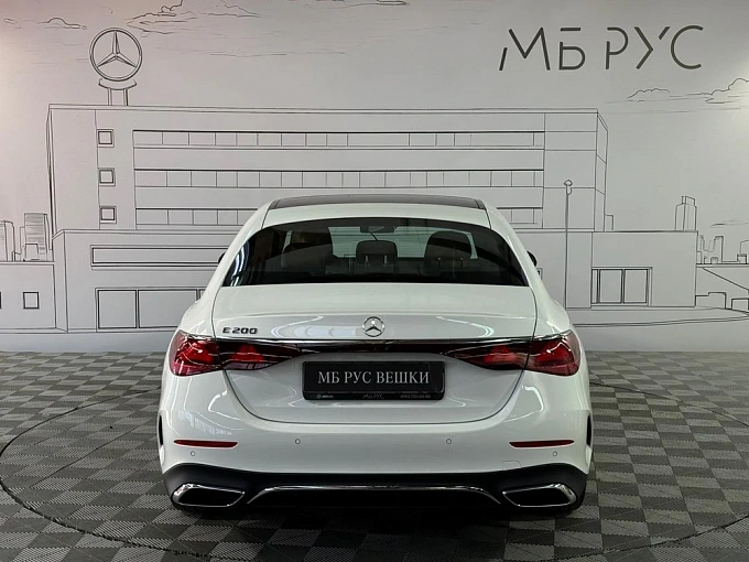 Mercedes-Benz E-Класс Белый Non metallic фото 8