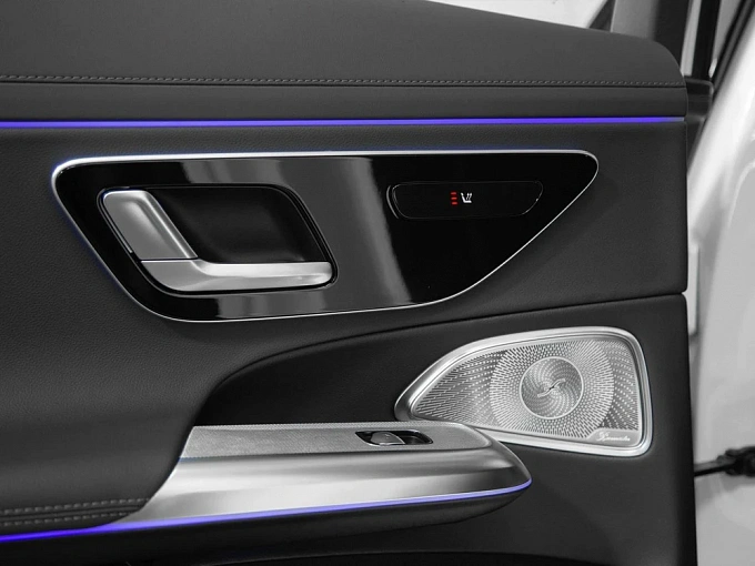 Mercedes-Benz E-Класс Белый Non metallic фото 35