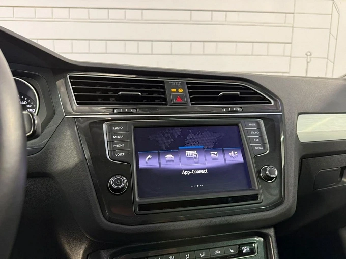 Volkswagen Tiguan 2017 2.0 AMT 4WD (180 л.с.) фото 18