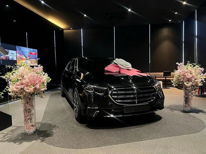 Mercedes-Benz E-Класс Черный Non metallic фото 2