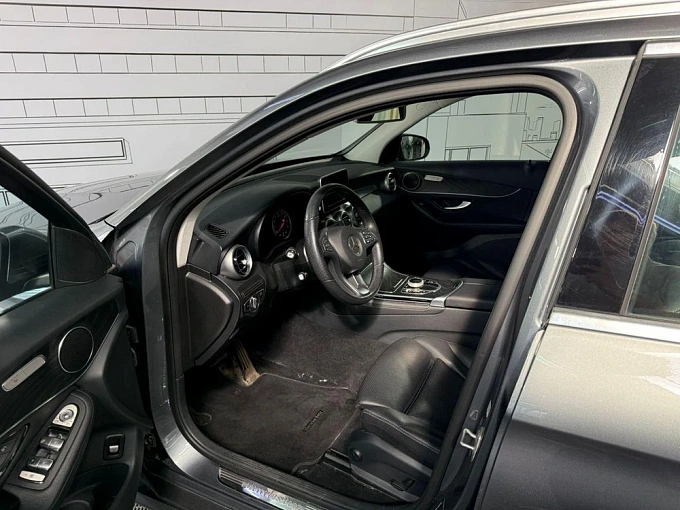 Mercedes-Benz GLC 2018 250 2.0 AT 4Matic (211 л.с.) фото 12