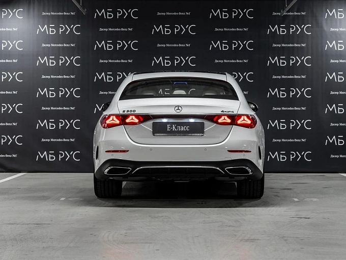 Mercedes-Benz E-Класс Белый Non metallic фото 4