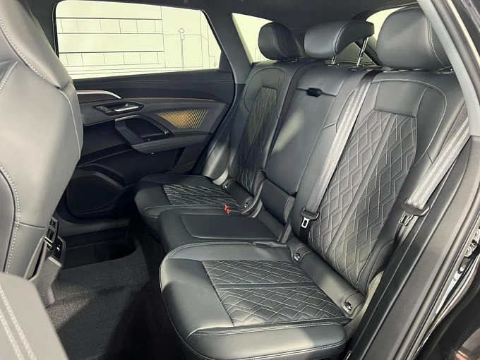 Audi Q5 Черный Non metallic фото 15