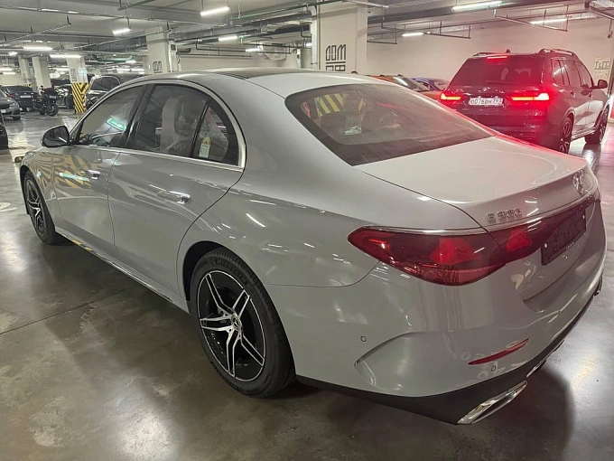 Mercedes-Benz E-Класс Серый Non metallic фото 2