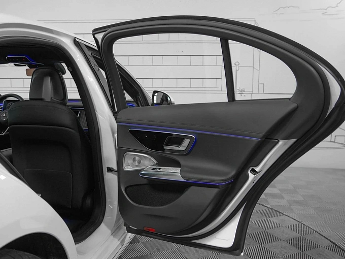 Mercedes-Benz E-Класс Белый Non metallic фото 37