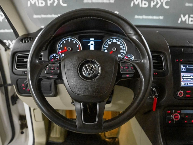 Volkswagen Touareg 2011 3.6 AT 4WD (249 л.с.) фото 12