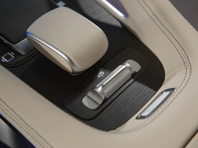 Mercedes-Benz GLE Белый Non metallic фото 24