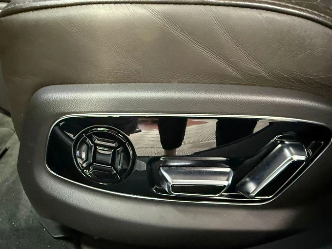Audi A8 2018 3.0 AT 4WD (340 л.с.) фото 20